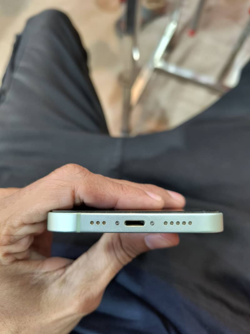 Apple iPhone 12 7