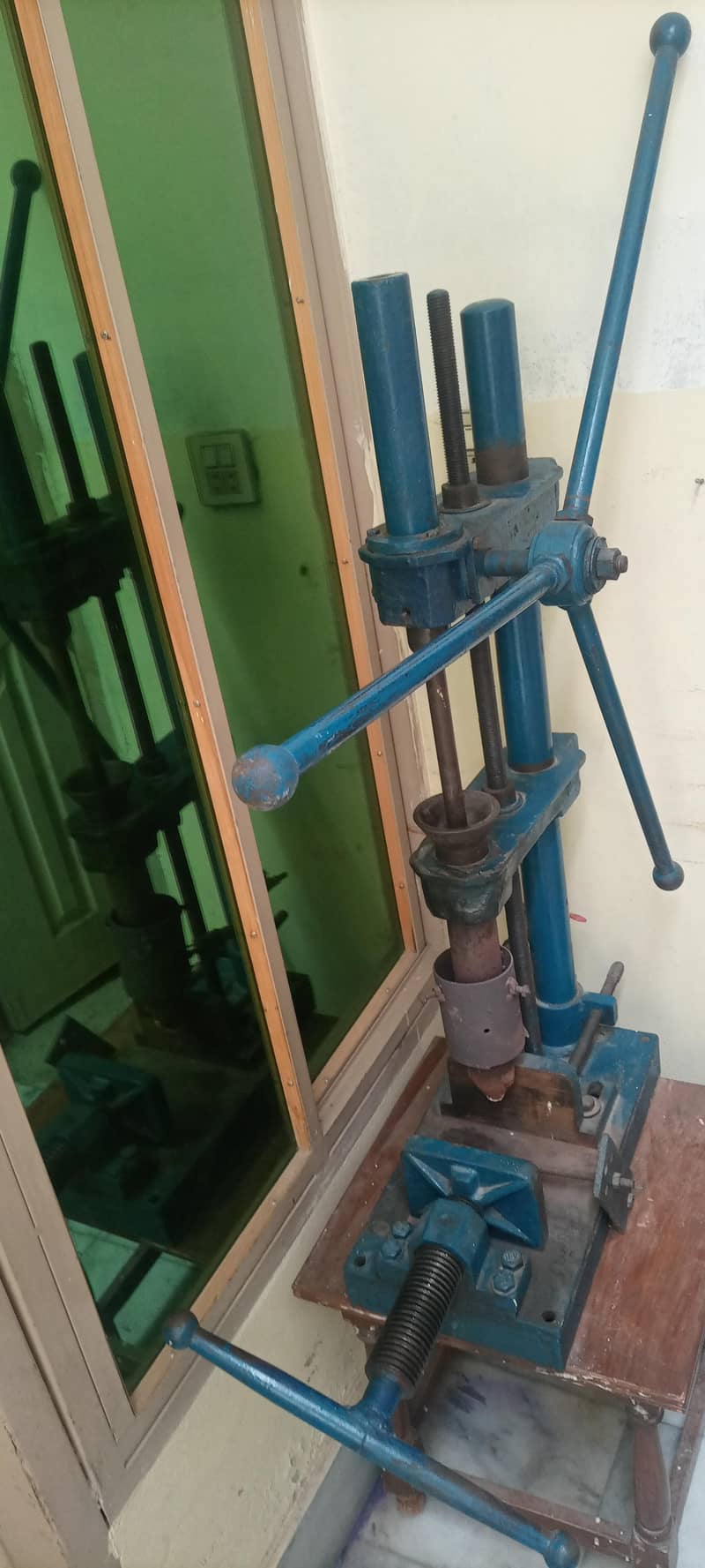 Hand Molding Data Cable machine 3