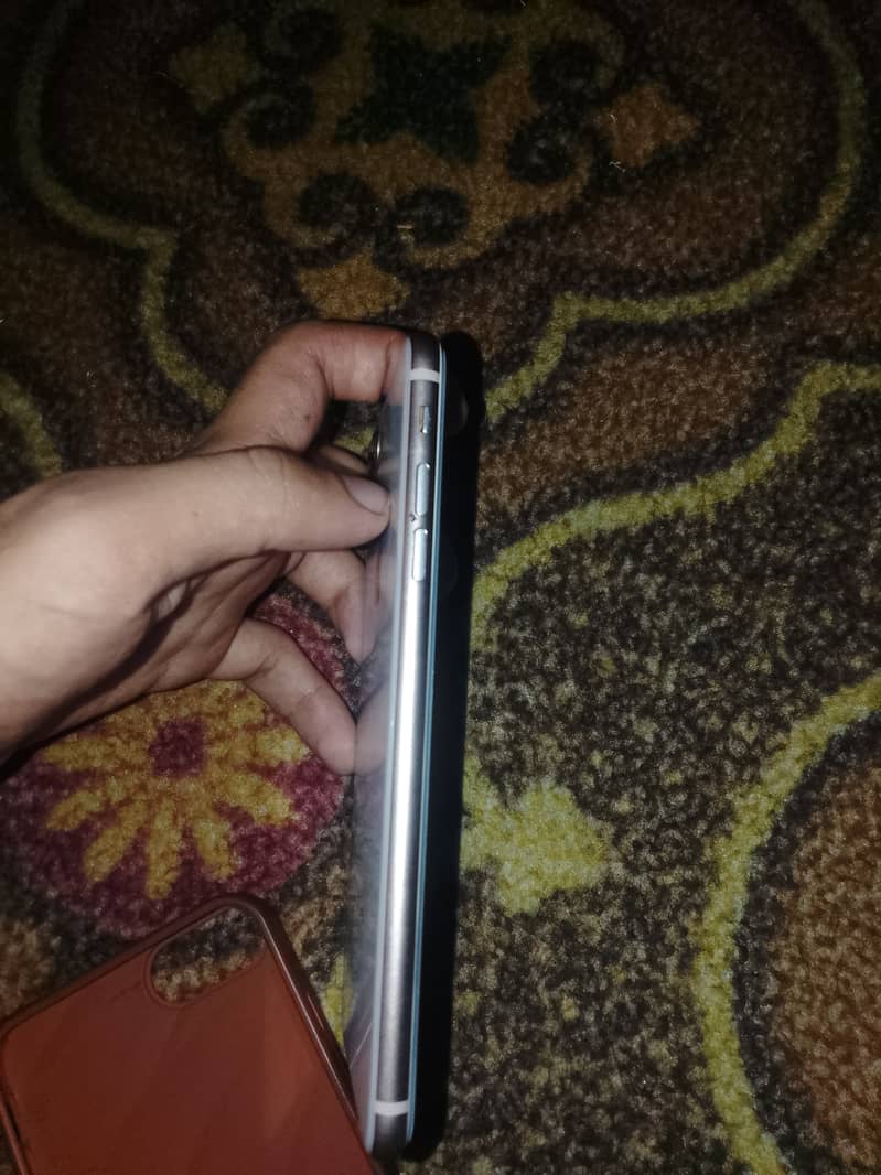 Apple iPhone 8 Plus 1