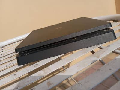 PS 4 1tb uk edition in good condition price negotiable