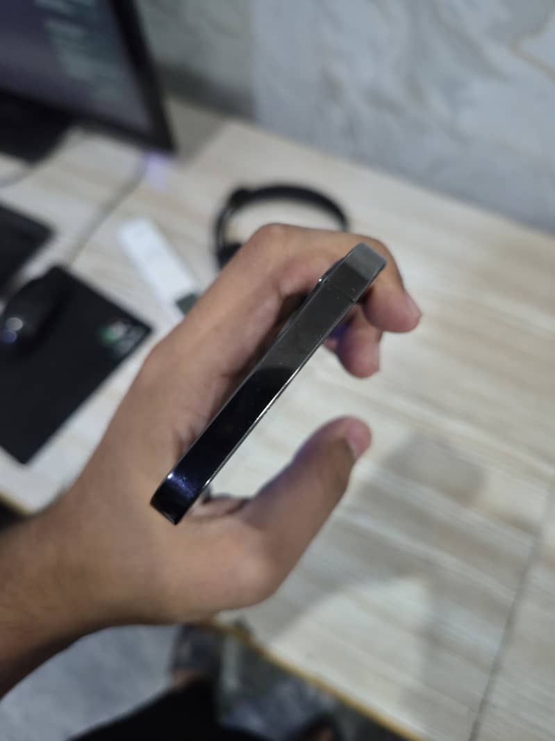 Apple iPhone 12 Pro 1