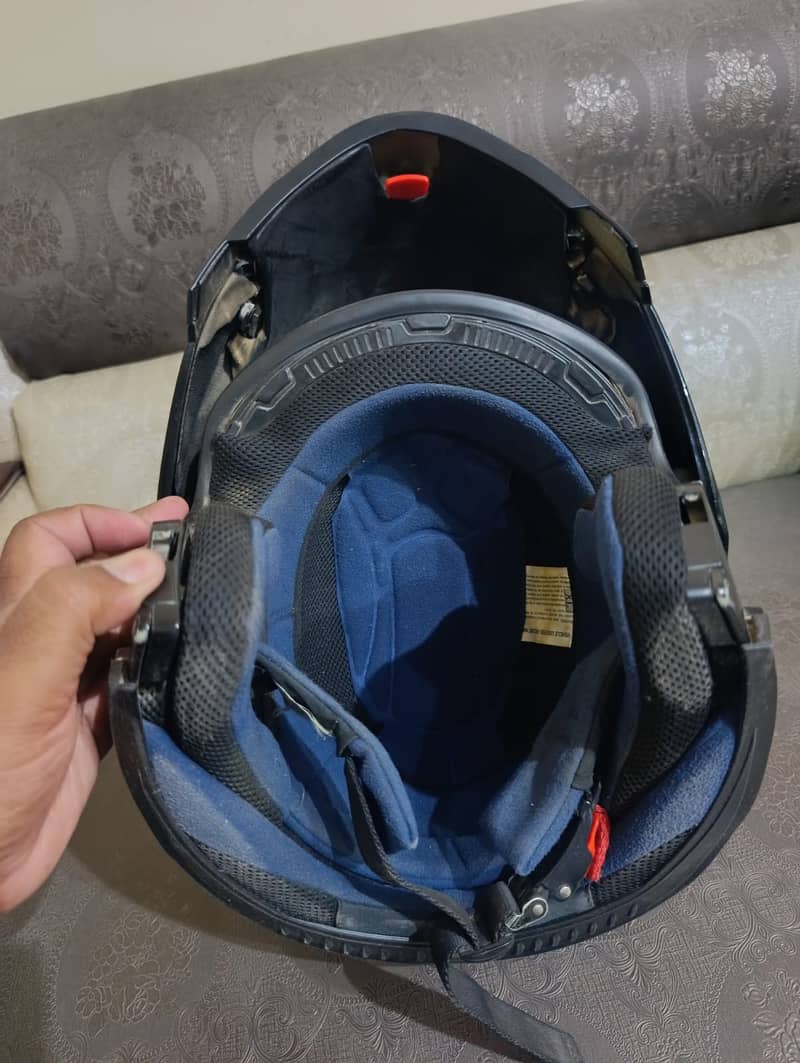 HELMETS LIKE NEW 4
