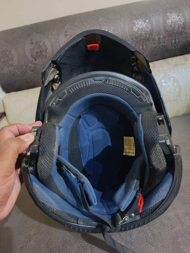 HELMETS LIKE NEW 6