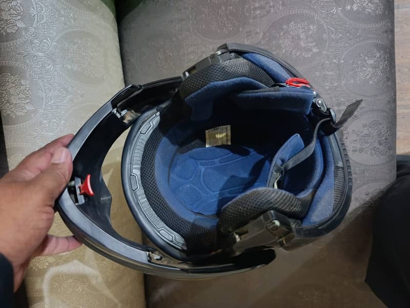 HELMETS LIKE NEW 8