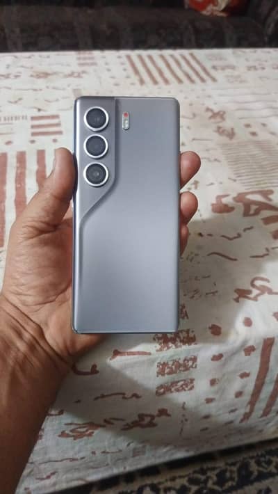 Tecno CAMON 40 Pro