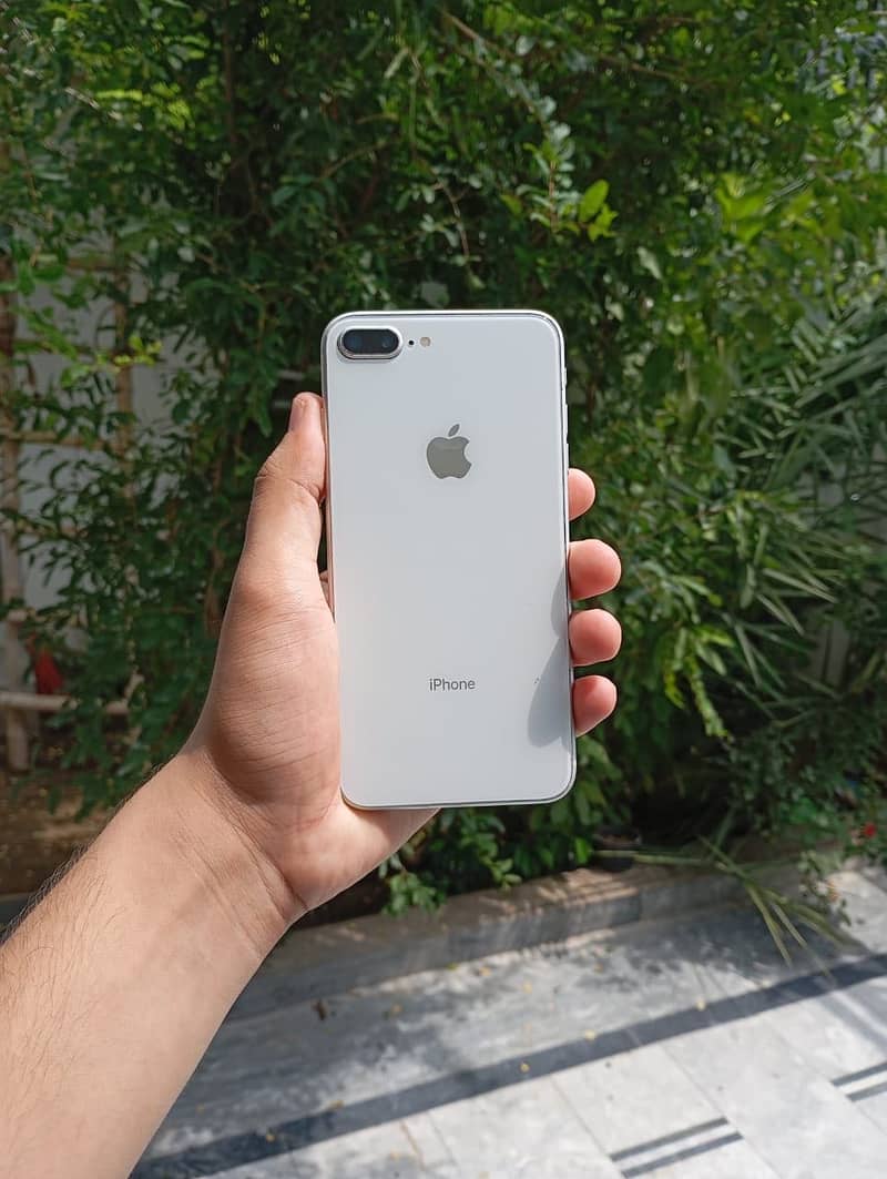 Apple iPhone 8 Plus 2