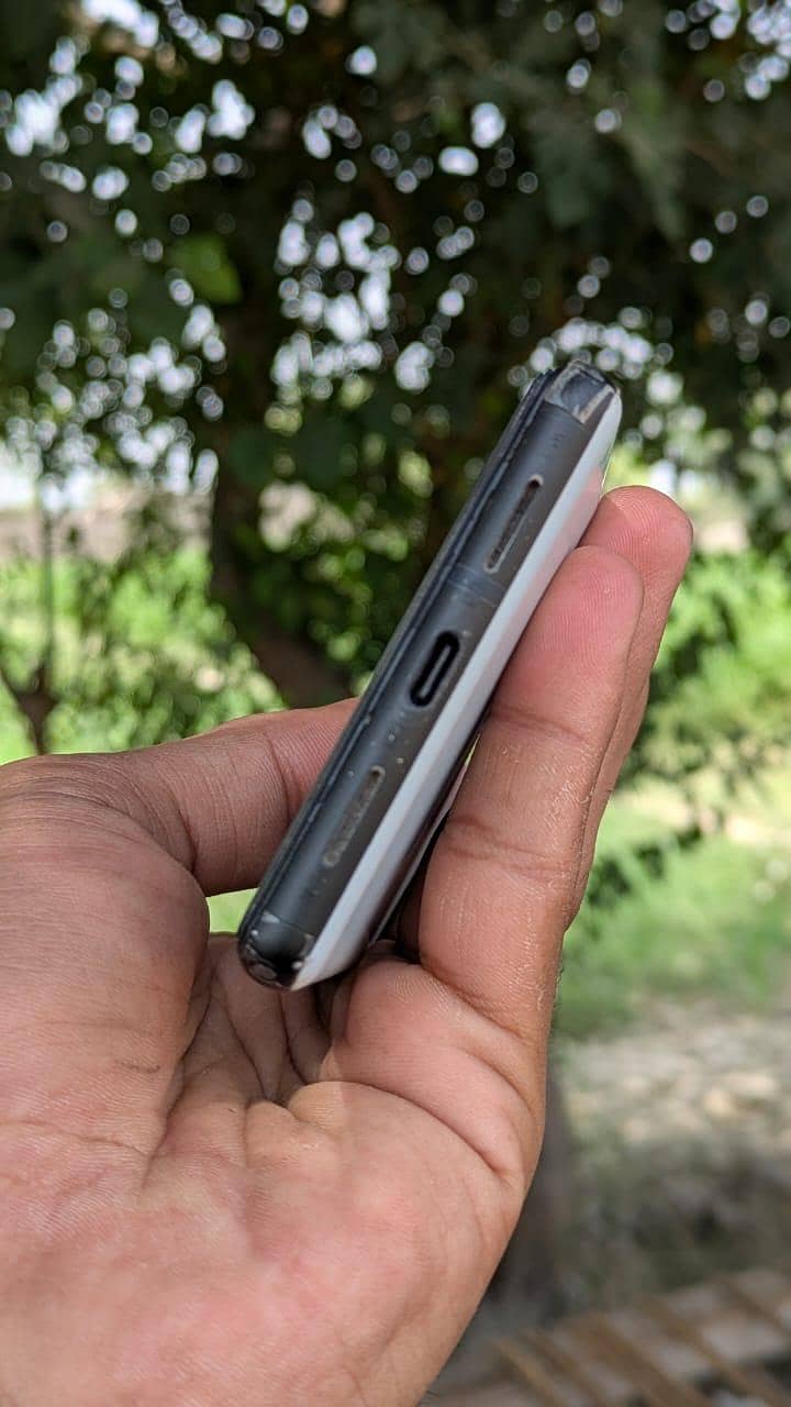 Google Pixel 6 4