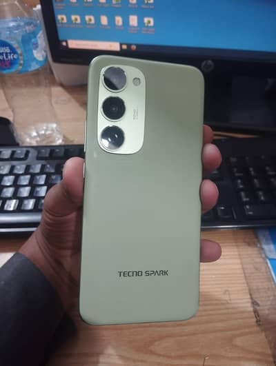 Tecno Spark 40 pro plus