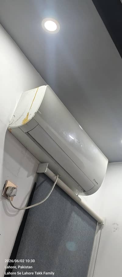 AC for Sale Urgent Sale krna Office Ma Laga Hwa Ha Paiso Ki Zarort Ha