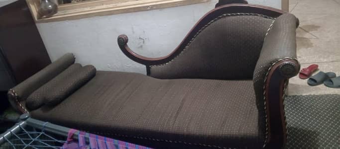 Wooden Diwan Sofa / Chaise Lounge – Excellent Condition