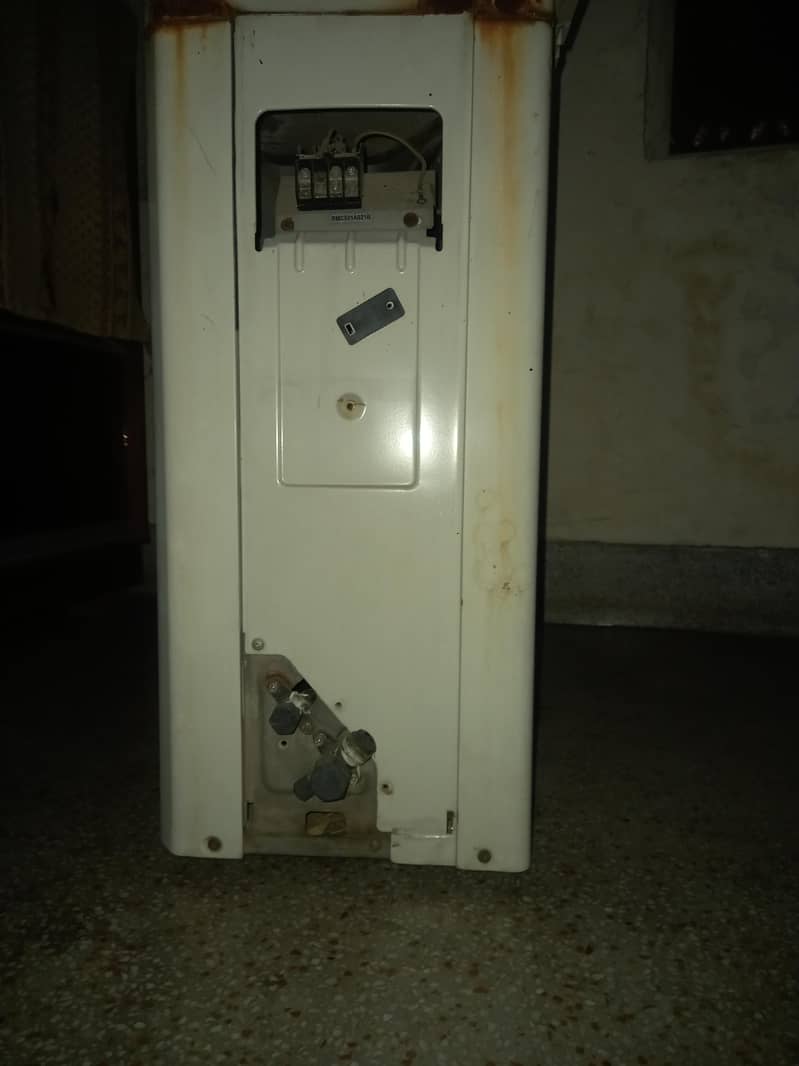 Split AC 1.5 Ton 4