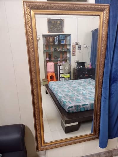 wall mirror size 5 feet length 2.5 width  new condition
