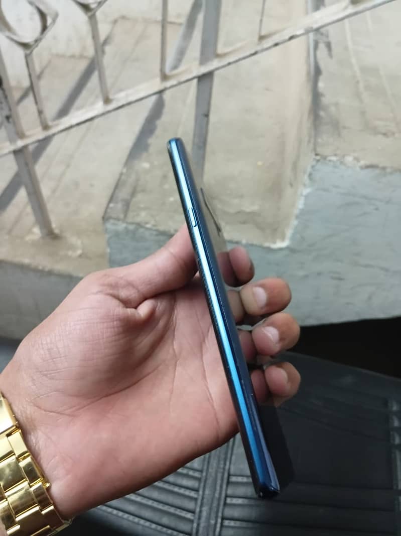 Samsung Mobile Note 9 6