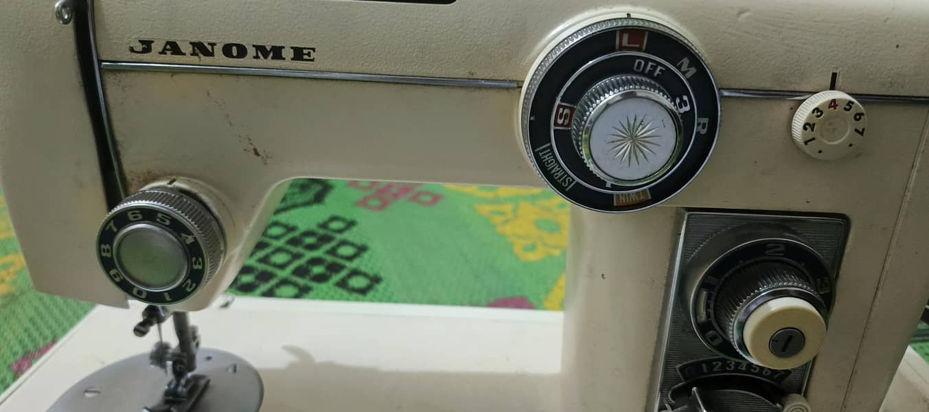 jANOME sewing machine 5