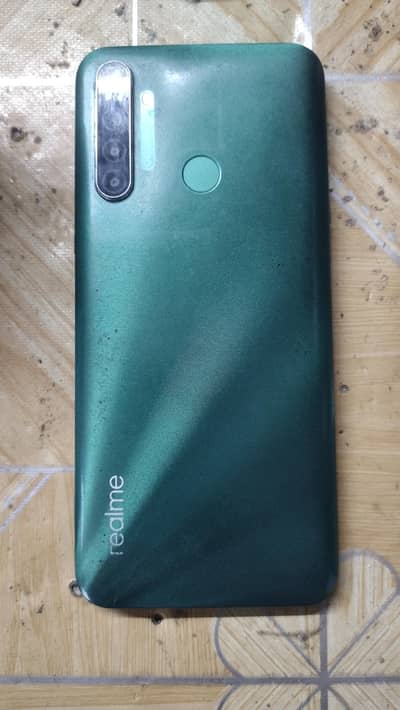realme 5i 4 gb ram hai 64 gb memory hai