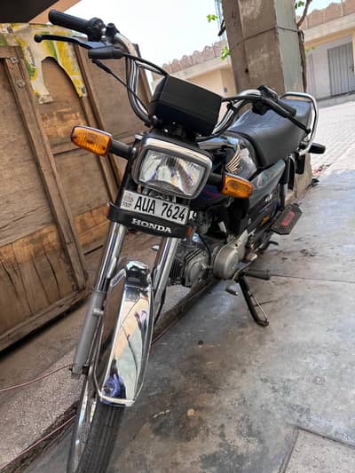 Honda CD 70 2024