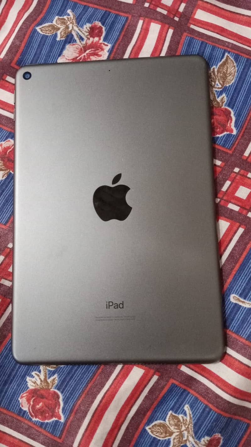 Ipad mini 5 with box 1