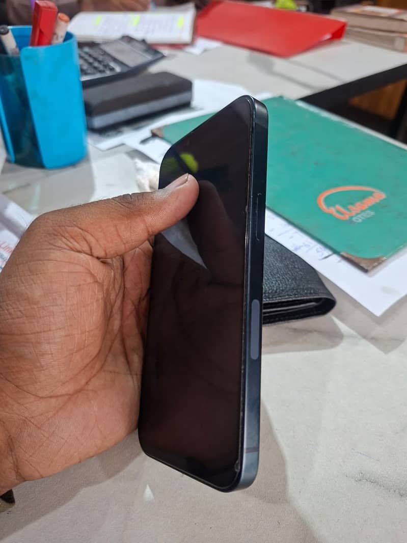 Apple iPhone 13 1