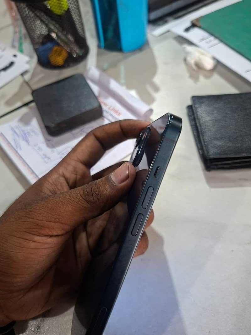 Apple iPhone 13 13