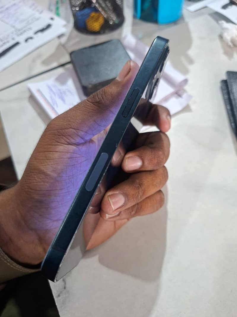 Apple iPhone 13 14