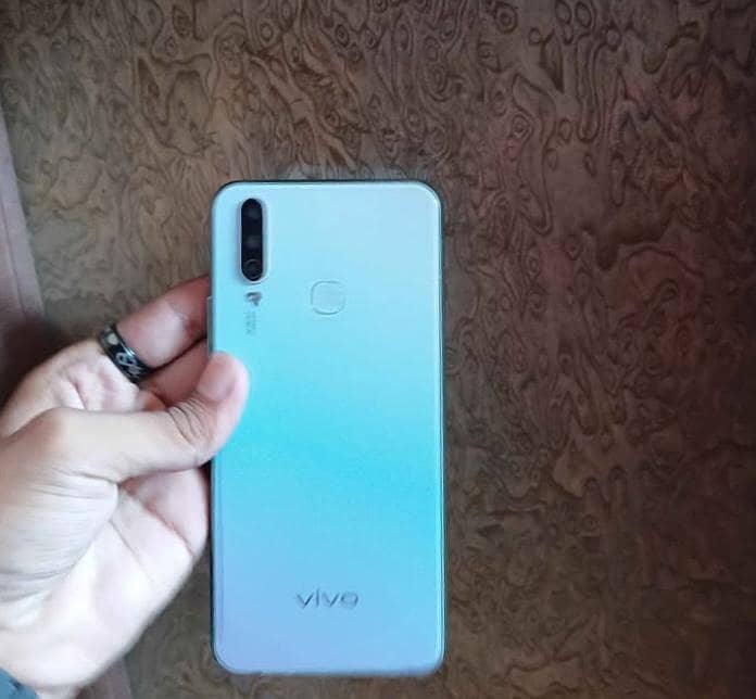 Vivo Y17 1