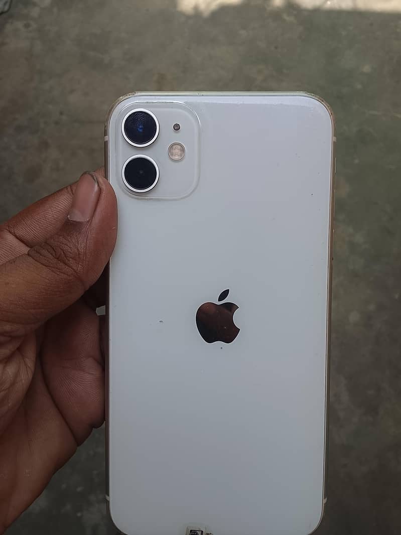Apple iPhone 11 3