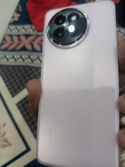 Xiaomi Civi 4 Pro 12 / 256 - 4k supposed