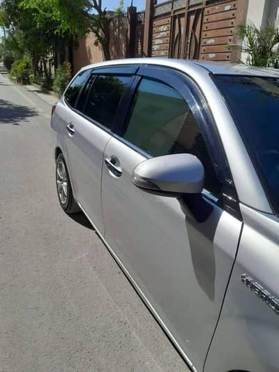 Toyota Corolla Fielder 2014