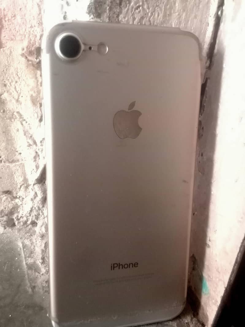Apple iPhone 7 1