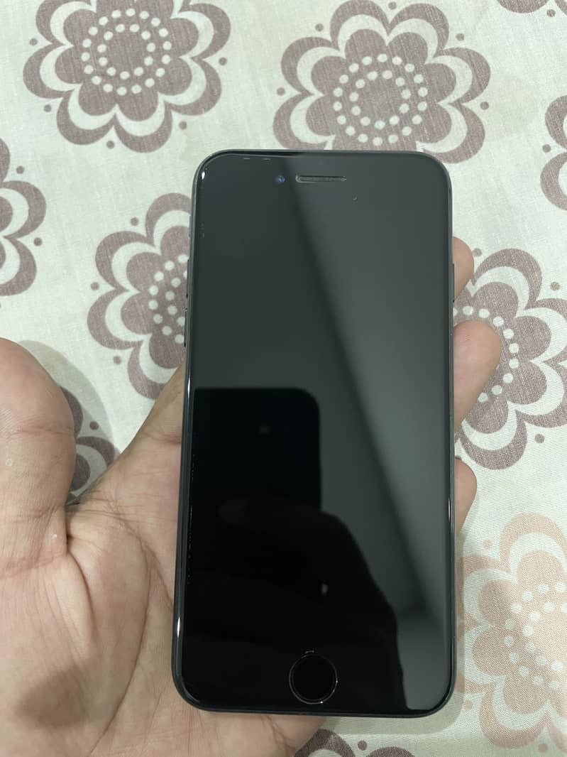 Apple iPhone 7 1