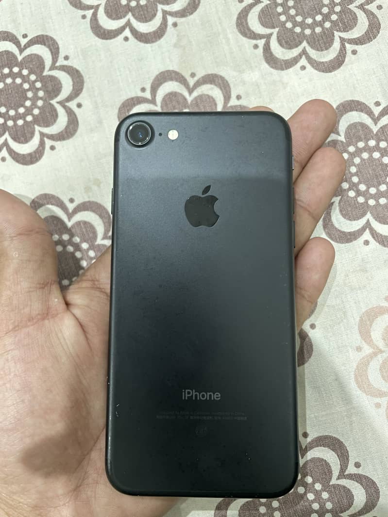 Apple iPhone 7 2