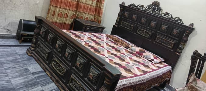 wooden bed set with side tables and dressing table
