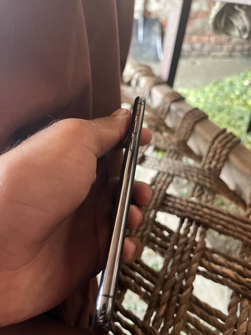 Apple iPhone X 2