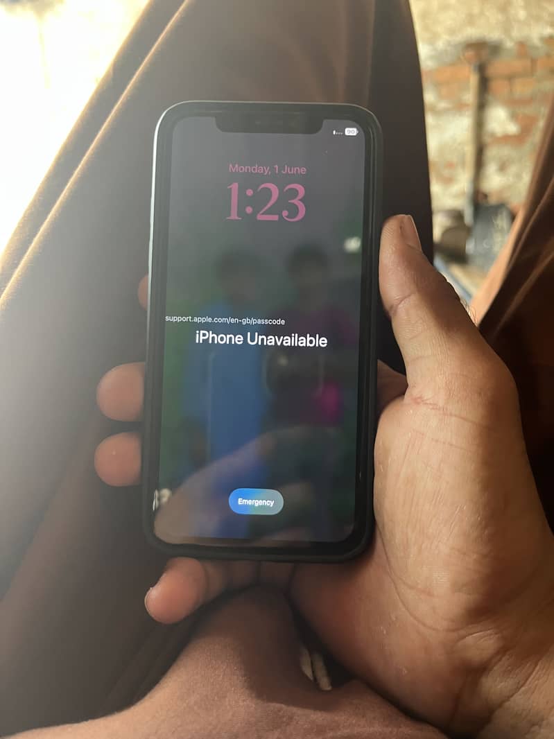Apple iPhone X 4