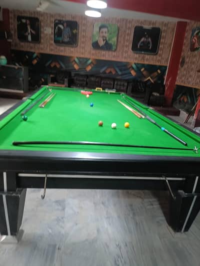 2 Snoker Tabel Large Size with 8 sticks and 7 lights ph. 03235475566