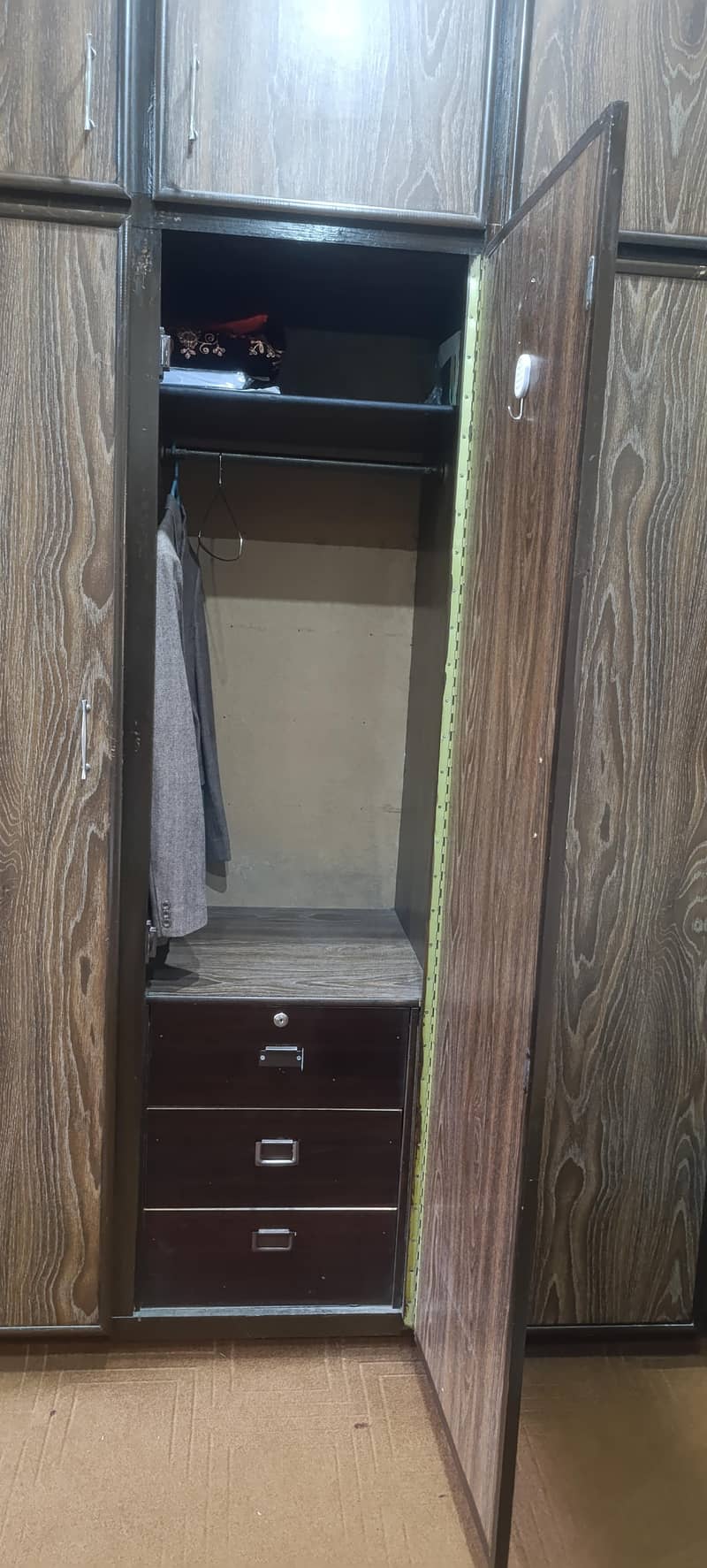 Full Wall Wardrobe 2