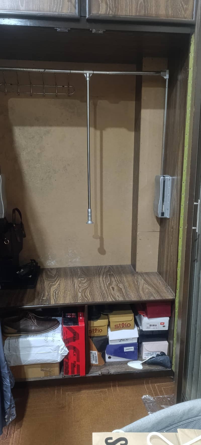 Full Wall Wardrobe 3