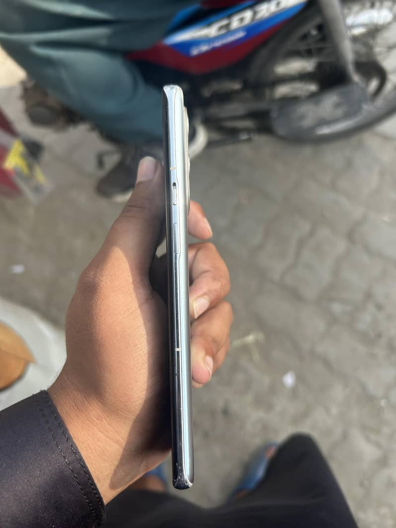 One Plus 9 Pro 3