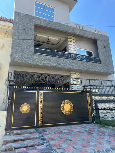6 MARLA CORNER DOUBLE UNIT HOUSE AVAILABLE URGENT FOR SALE | ALL FACILITIES AVAILABLE