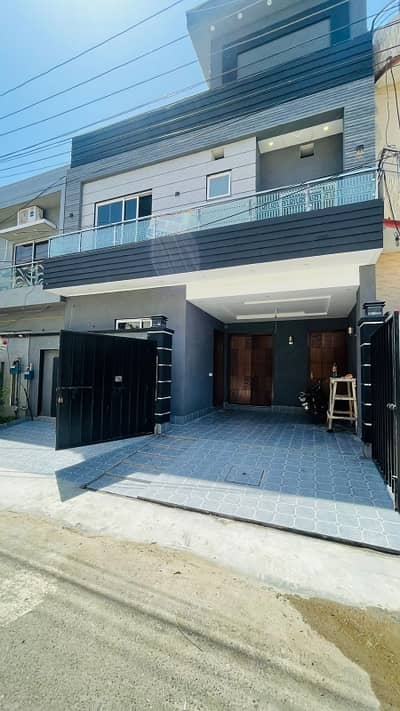 5 Marla house for sale barnd new house good location satlesh house with gas