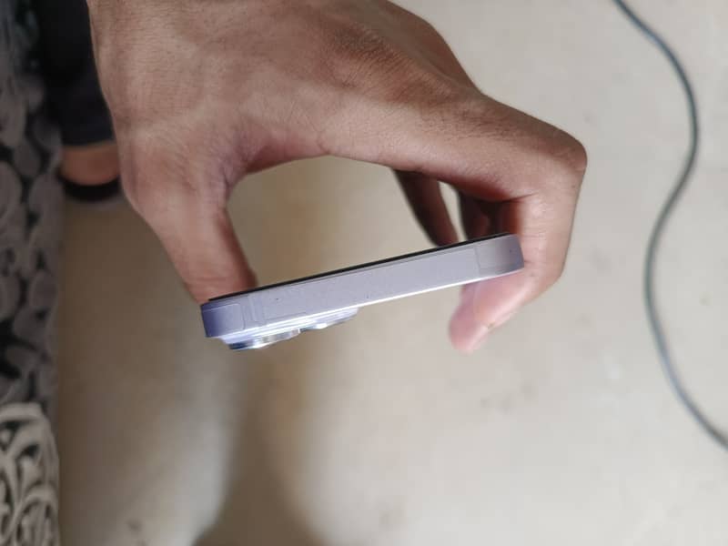 Apple iPhone 14 3