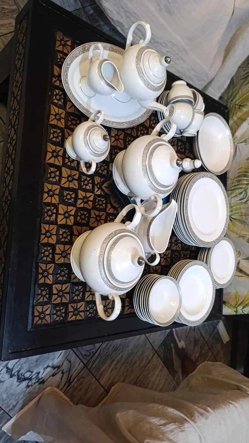 8 persons dinner set 0