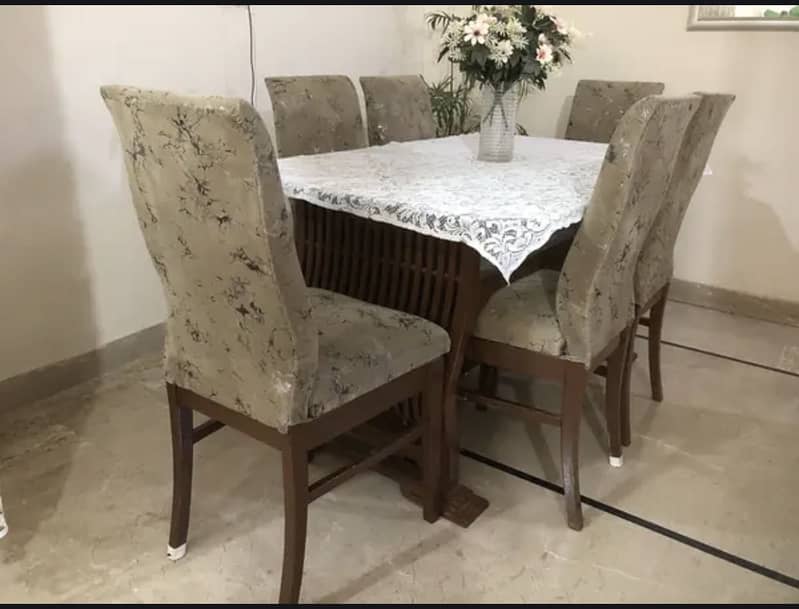 6 Seaters Dining Table 1