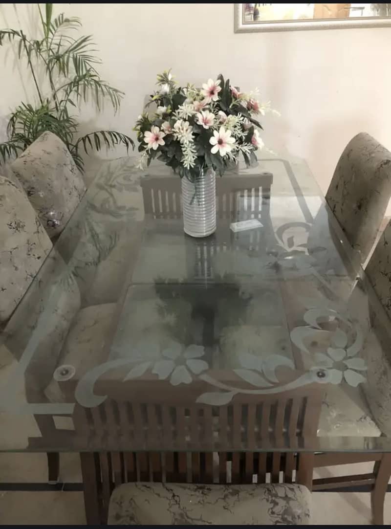 6 Seaters Dining Table 2