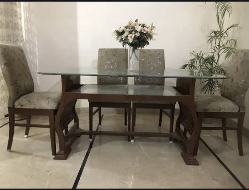 6 Seaters Dining Table 4