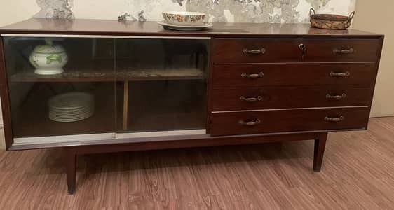 Side board