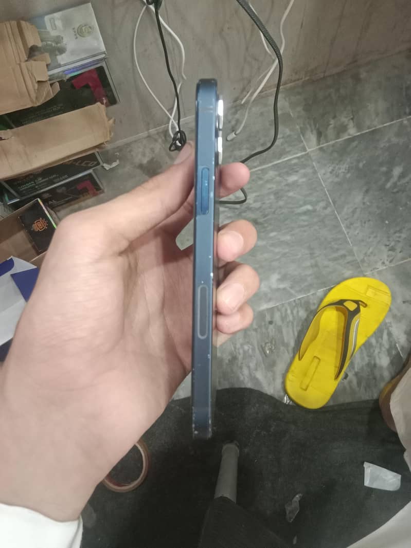 Apple iPhone 12 1