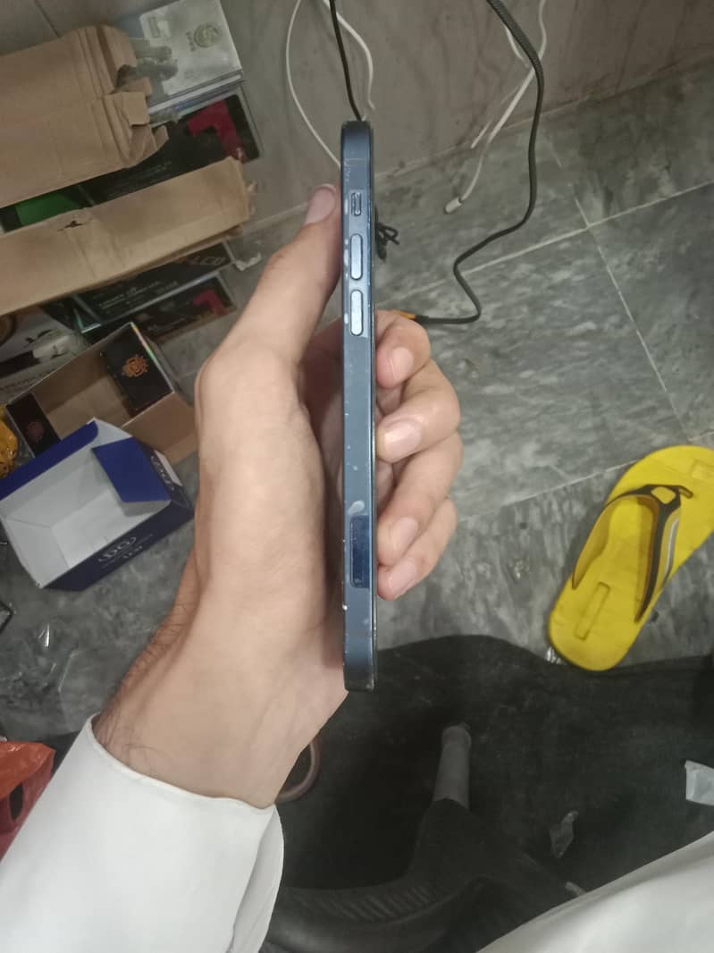 Apple iPhone 12 2