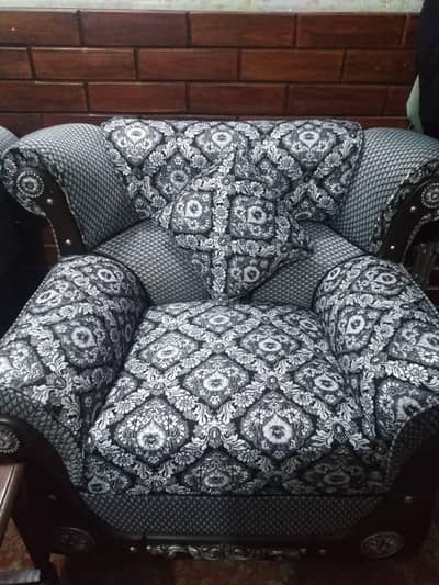 5 seater Sofa Set For Sale