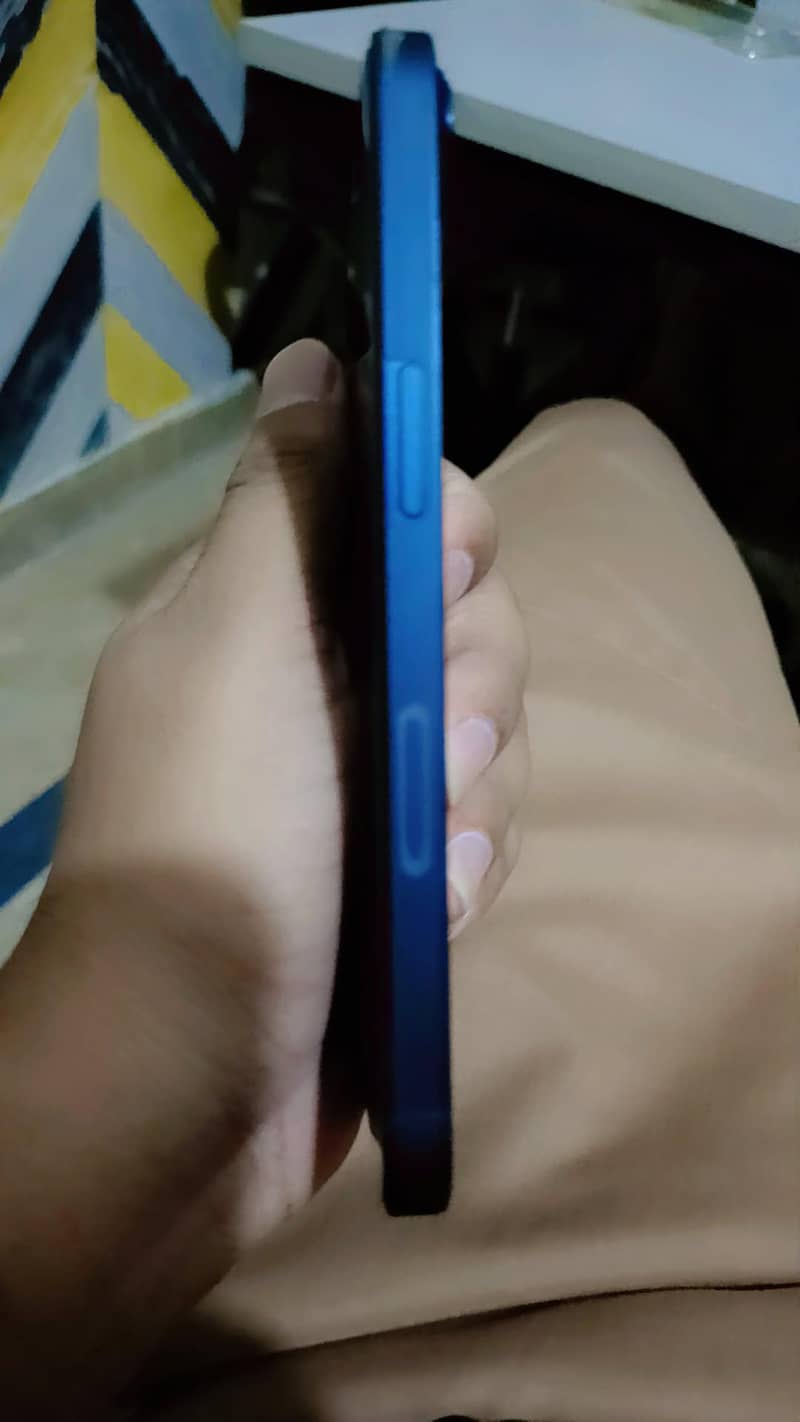 Apple iPhone 13 3